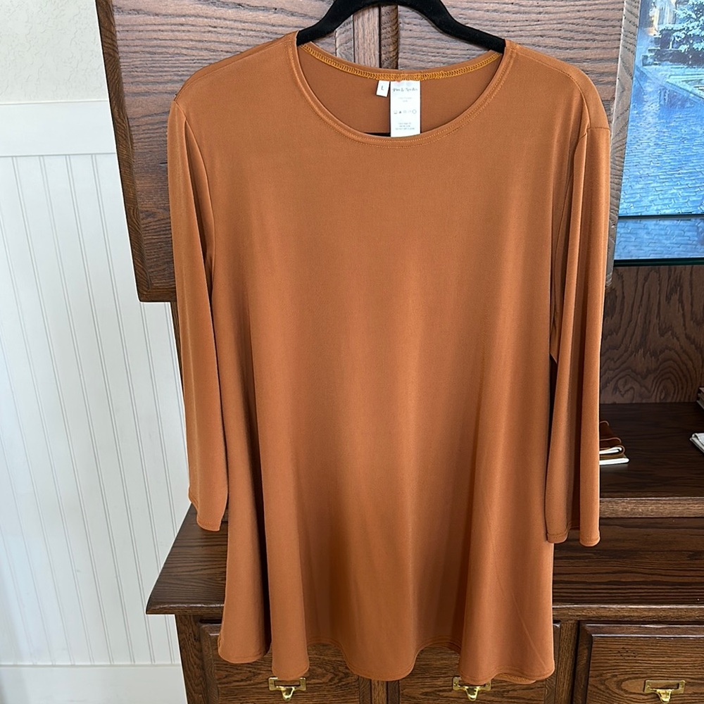 Pins & Needles layering top